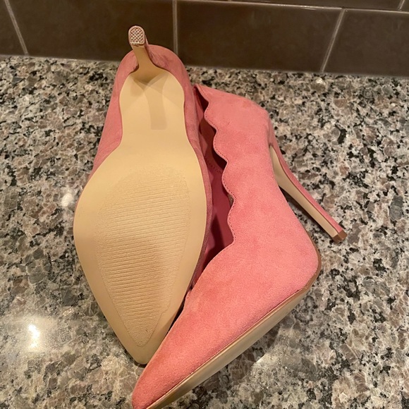 Pumps - Picture 2 of 3